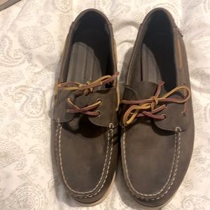 Top slider men’s shoes